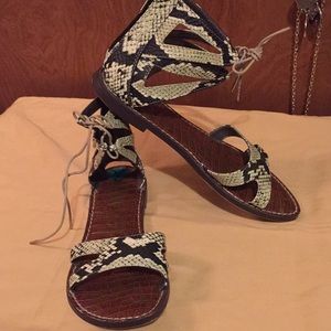 WEEKEND SPECIAL😱Sam Edelman Sandals
